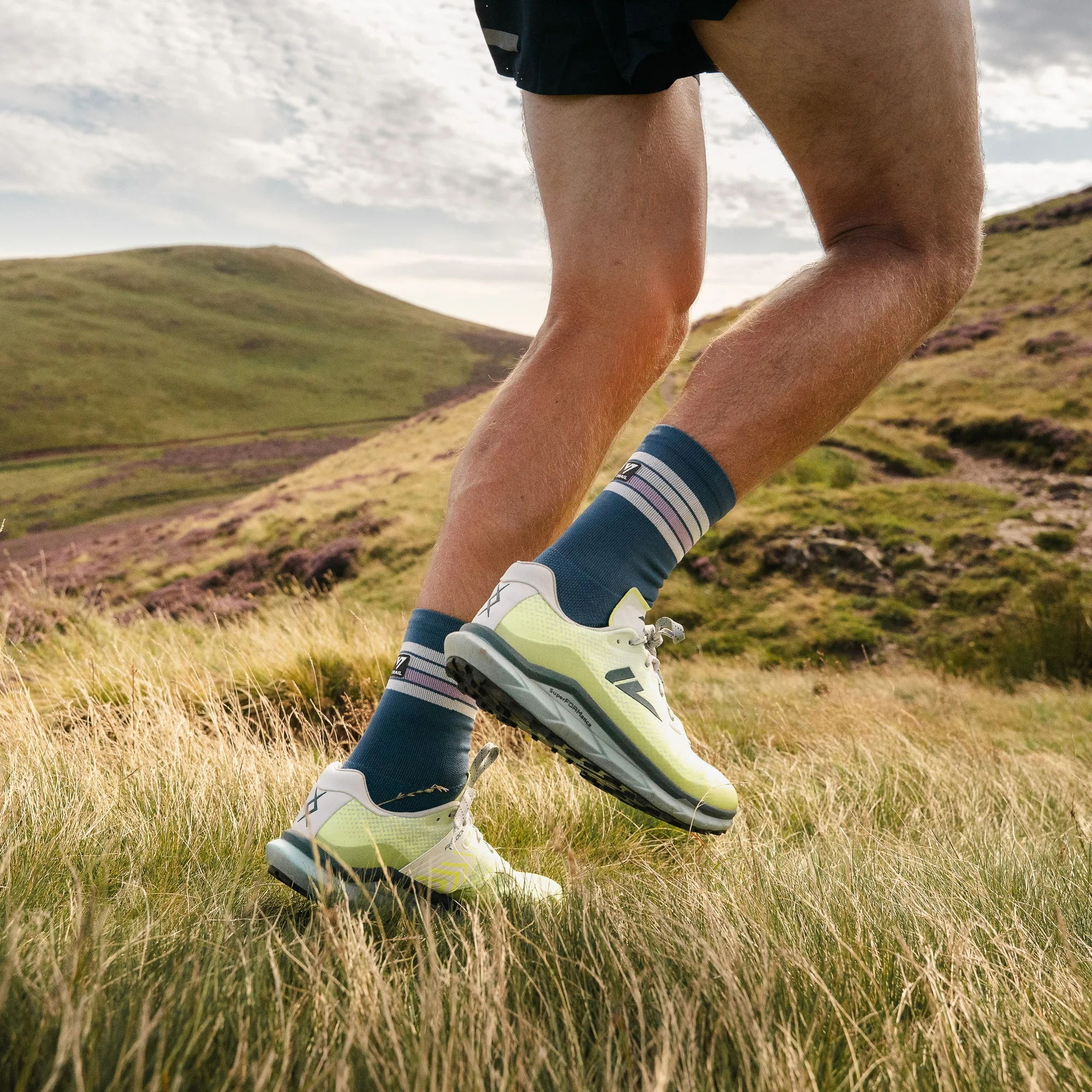 Versus Misty Lake Trail Run Crew Socks - Image 5